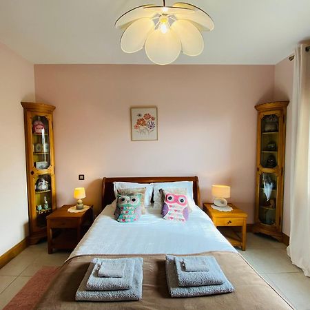 Le Hibou Heureux Bed & Breakfast Bezenac Exterior photo