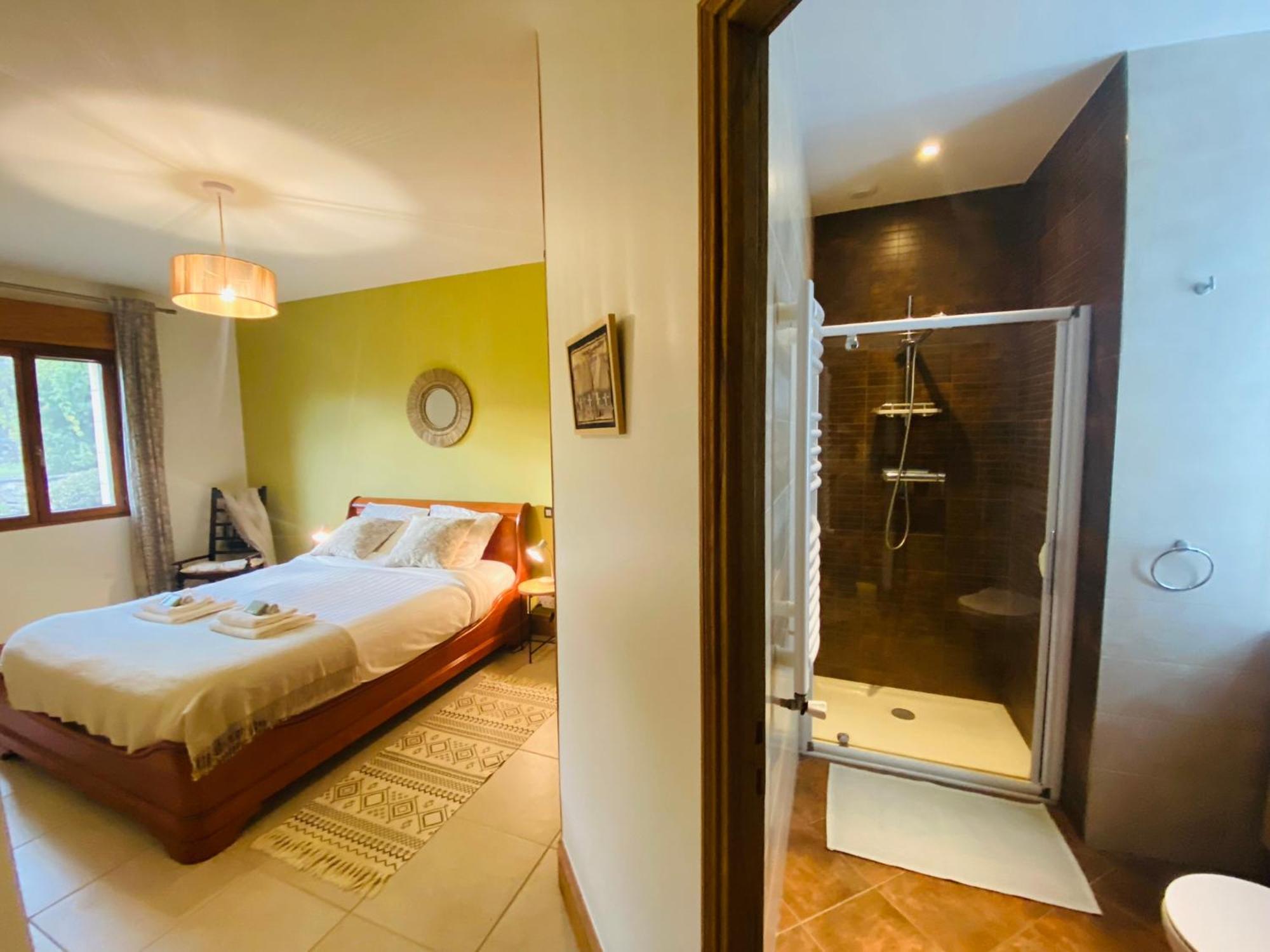 Le Hibou Heureux Bed & Breakfast Bezenac Exterior photo